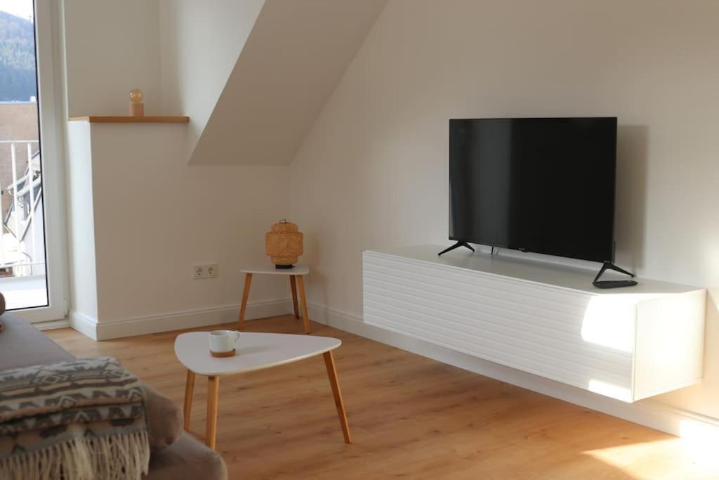 Helles Apartment Mit Balkon In Toplage! ทราเบิน-ทราร์บาค ภายนอก รูปภาพ