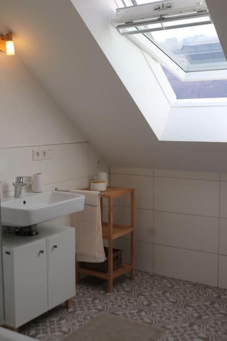 Helles Apartment Mit Balkon In Toplage! ทราเบิน-ทราร์บาค ภายนอก รูปภาพ