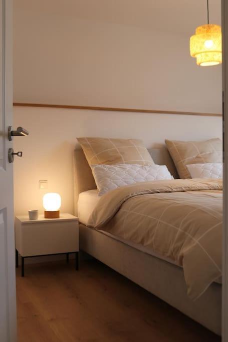 Helles Apartment Mit Balkon In Toplage! ทราเบิน-ทราร์บาค ภายนอก รูปภาพ